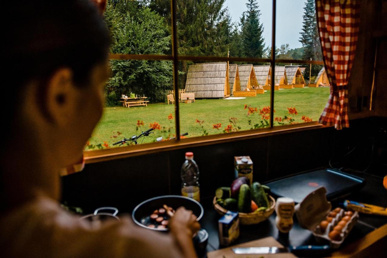 Glamping Forest Edge Камник Экстерьер фото